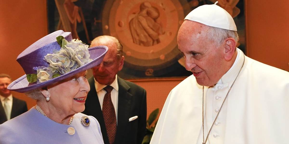 Pápež František prijal britskú kráľovnú Alžbetu II.